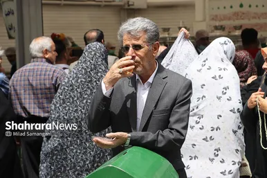 میزبانی قائم‌شهری‌ها از زائران رضوی در چایخانه امام رضا (ع)