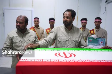 گزارش تصویری | تصاویر اختصاصی شهرآرانیوز از آماده سازی پیکرهای تازه شناسایی شده شهدای دانش آموز میناب پیش از مراسم تشییع و تدفین