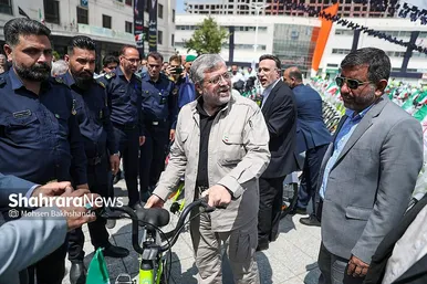گزارش تصویری | مراسم رونمایی از ۵۱۰ دستگاه دوچرخه بایدو و بهره‌برداری از اولین دستگاه شارژ برقی خودرو