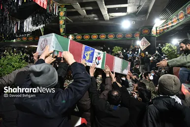 مراسم تدفین پیکر ۳ شهید گمنام در میدان شهدا مشهد
