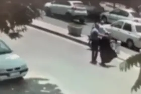 ویدئو | موبایل قاپی از جیب پیراهن در مشهد