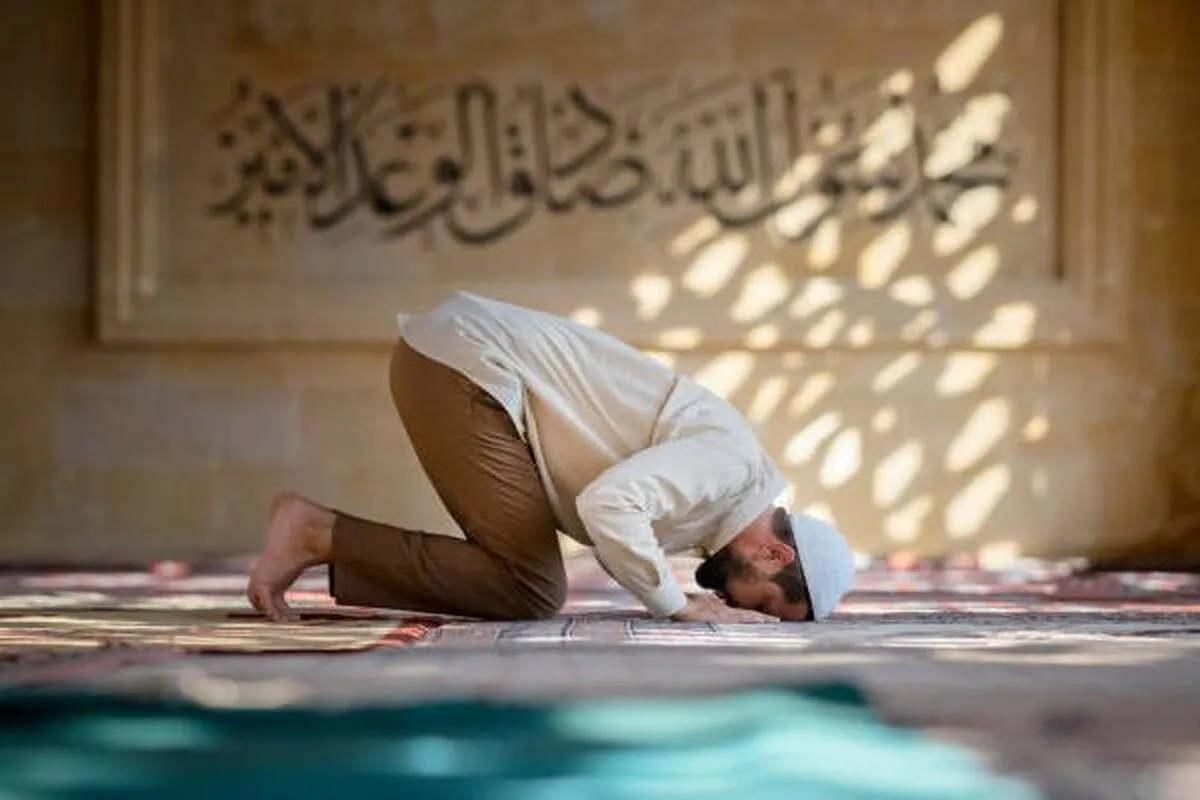 چگونه نماز شب اول قبر یا لیله الدفن بخوانیم؟