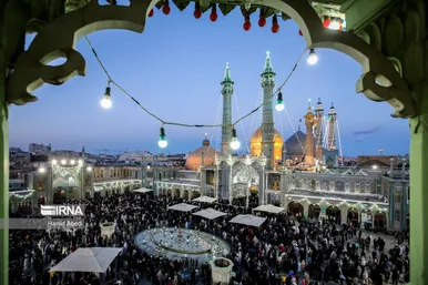 تحویل سال ۱۴۰۳ در حرم حضرت معصومه (س)