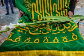 ویدئو | حضور خدام حرم مطهر امام رضا(ع) در کراچی و عیادت از مجروحان حمله به کنسولگری آمریکا