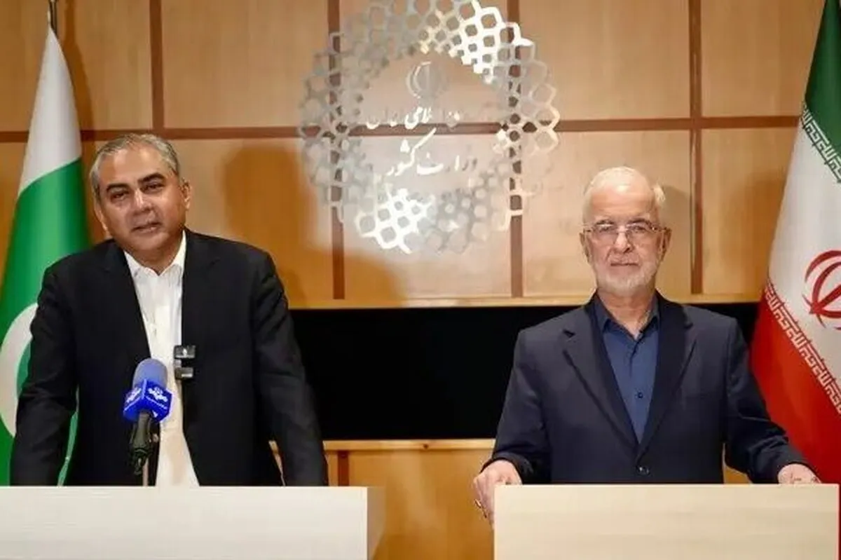 وزیر کشور پاکستان: به ایران آمدم تا نامه ویژه‌ای را به رهبر معظم انقلاب اسلامی تحویل دهم + فیلم