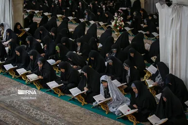 جزءخوانی قرآن در حرم حضرت معصومه (س)
