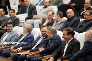 گزارش تصویری | بدرقه پیکر شهید گمنام دفاع مقدس در همایش سالیانه بسیجیان در مشهد