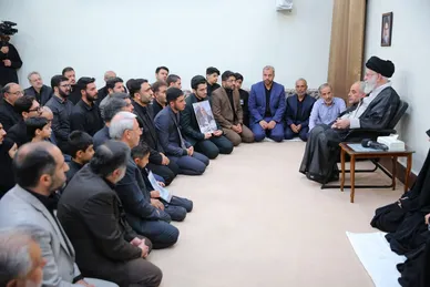 عکس‌هایی از دیدار خانواده‌های شهدای خدمت با رهبر معظم انقلاب