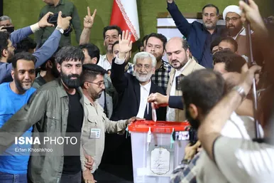 عکس‌هایی از پزشکیان و جلیلی پای صندوق رای در مرحله دوم انتخابات