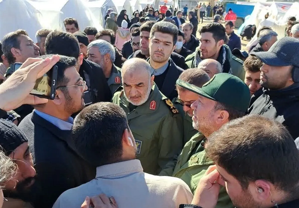 جزئیات سفر دوباره فرمانده کل سپاه به خوی| سرلشکر سلامی: با تمام توان در بازسازی مناطق زلزله‌زده کنار مردمیم+ فیلم و عکس
