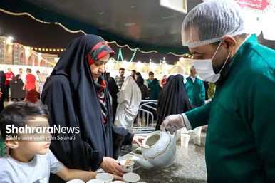 چراغانی و گل آرایی حرم مطهر رضوی در دهه کرامت