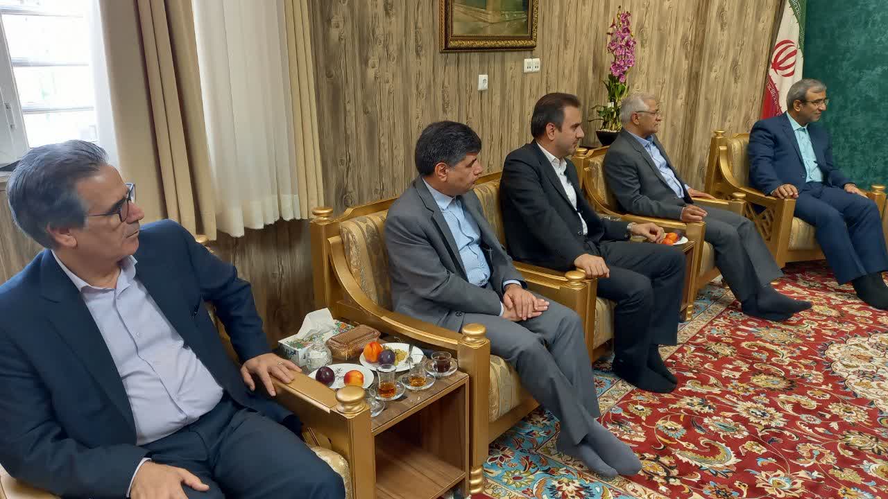 استاندار خراسان رضوی با فرمانده انتظامی استان گفتوگو کرد استاندار خراسان رضوی با فرمانده انتظامی استان گفتوگو کرد