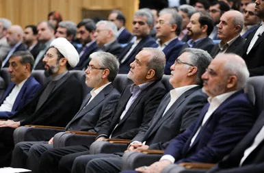 گزارش تصویری | عکس‌هایی از حضور رئیس جمهور در مراسم آغاز سال تحصیلی دانشگاه‌ها در دانشگاه تهران