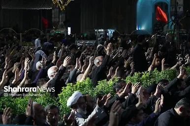 مراسم احیاء شب ۲۳ ماه رمضان در حرم مطهر رضوی