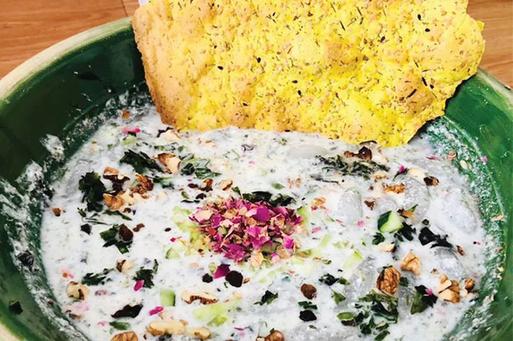 طرز تهیه آب‌دوغ خیار تشریفاتی
