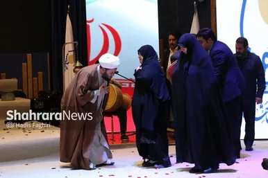 رویداد اعطای نشان مشهد از نمایی دیگر