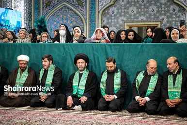 مراسم تعویض پرچم گنبد و پوش ضریح حرم مطهر ثامن الحجج (ع)
