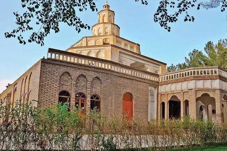 «ارگ کلاه فرنگی» از بنا‌های منحصربه‌فرد بیرجند است
