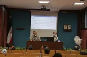 نشست نقد و بررسی مجموعه غزل &laquo;دقایق&raquo; برگزار شد