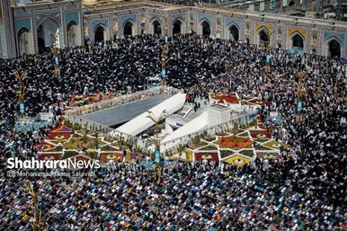 گزارش تصویری | لحظه تحویل سال در حرم مطهر امام رضا (ع)