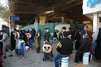 حضور زائران در خیابانهای اطراف حرم مطهر رضوی