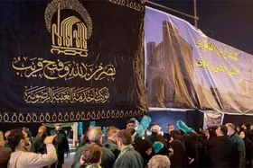 پذیرایی خادمان رضوی از زائران حضرت موسی بن جعفر(ع) در کاظمین&nbsp;
