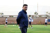 مخالفت قلعه‌نویی با لغو لیگ!
