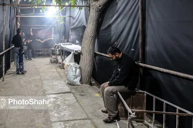 مراسم «علم کشی» مهاجران افغانستانی در مشهد