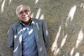 درباره حس خوب غزلی از مرحوم محمدعلی بهمنی | &laquo;گاهی دلم برای خودم تنگ می&zwnj;شود&raquo;