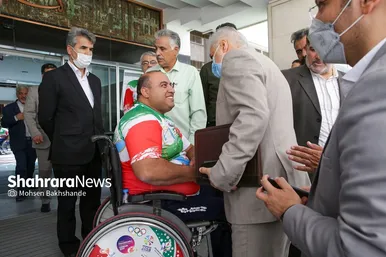 تجلیل از مدال‌آوران پاراالمپیکی