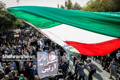 راهپیمایی مردم مشهد در محکومیت جنایت تروریستی در حرم مطهر شاهچراغ (ع)