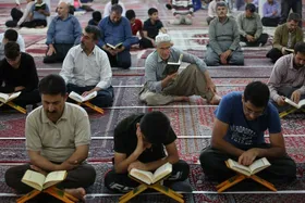 برنامه&zwnj;های گسترده مساجد خراسان رضوی در ماه رمضان ۱۴۰۳ | از میزبانی ۲۷۰۰ زائر اولی تا اجرای طرح &laquo;بفرمایید افطار&raquo;