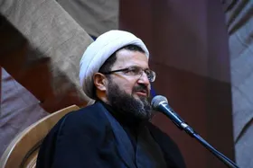 پاسخ حجت&zwnj;الاسلام ماندگاری به فرد معترض در مسجد جمکران چه بود؟ + فیلم