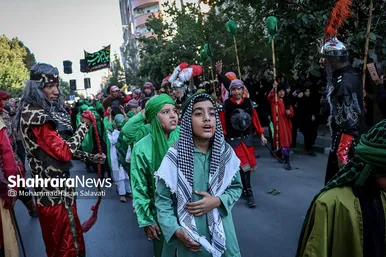 حرکت کاروان نمادین اسرای کربلا در مشهد