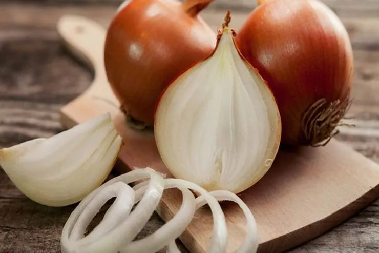۷ خاصیت شگفت‌انگیز پیاز برای سلامتی بدن