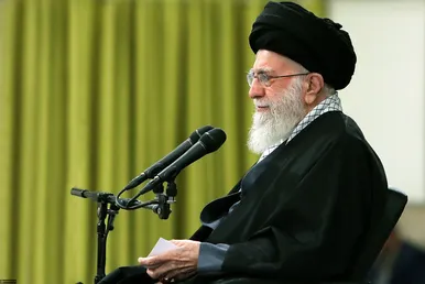 عکس‌هایی از دیدار دست‌اندرکاران دومین کنگره ۲۴ هزار شهید استان خوزستان با رهبر انقلاب