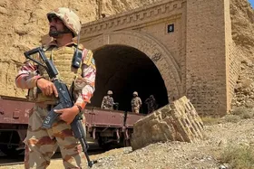۶ سرباز پاکستانی در حمله شبه&zwnj;نظامیان کشته شدند