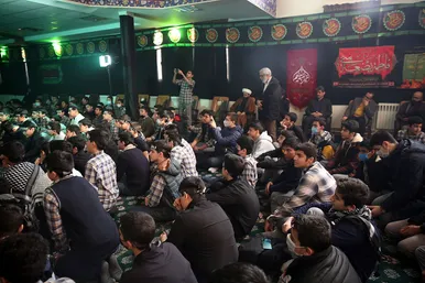 مراسم تشییع پیکر شهید گمنام در دبیرستان پسرانه امام رضا (ع)  