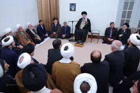 رهبر معظم انقلاب در دیدار دست&zwnj;اندرکاران همایش بین&zwnj;المللی تسنیم: حوزه علمیه وام&zwnj;دار آیت&zwnj;الله جوادی آملی است | تفسیر تسنیم کاری بزرگ و از افتخارات شیعه و حوزه است + فیلم و تصاویر
