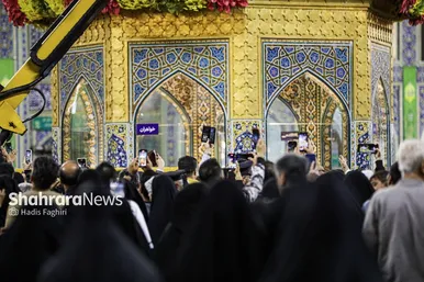 گزارش تصویری | گل‌آرایی حرم مطهر رضوی به‌مناسبت سالروز میلاد امام‌رضا(ع)