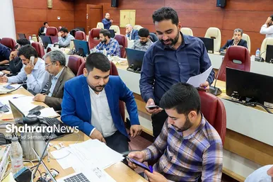 عکس‌هایی از دور دوم انتخابات ریاست جمهوری در مشهد (۵)