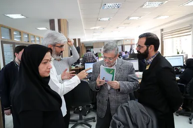 بازدید شهردار مشهد از روزنامه شهرآرا