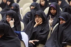 تربیت بانوان مبلغ اربعین با تأکید بر زبان&zwnj;آموزی انگلیسی و عربی
