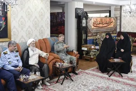 دیدار سرلشکر حاتمی با خانواده شهید سرلشکر نصیرزاده