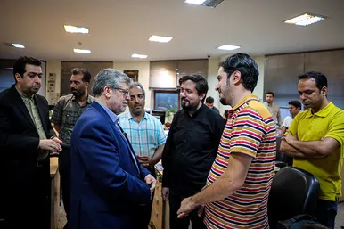 حضور شهردار مشهد در روزنامه شهرآرا به مناسبت روز خبرنگار