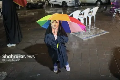 گزارش تصویری | باران رحمت الهی، برکت شصت‌ویکمین شب حضور مردم مشهد در خیابان