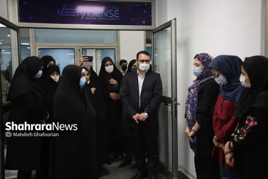 بازدید معاون رییس جهمور در امور زنان و خانواده از کارخانه نوآوری مشهد