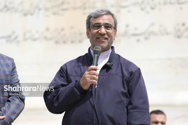 گزارش تصویری | بازدید استاندار خراسان رضوی و شهردار مشهد از چند بوستان سطح شهر و آرامگاه فردوسی در روز طبیعت