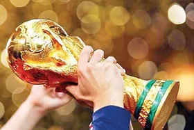 ویدئو | رونمایی از کاپ قهرمانی جام جهانی ۲۰۲۶ در گاراژ تیم فرمول یک با حضور رئیس فیفا!