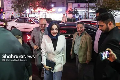 گزارش تصویری | اکران مردمی فیلم «ناجورها» در سینما هویزه مشهد